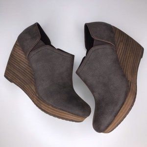 Dr. Scholl’s Brown Harlin Wedge Bootie Size 7.5